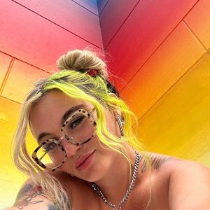 Meet your Posher, Alli